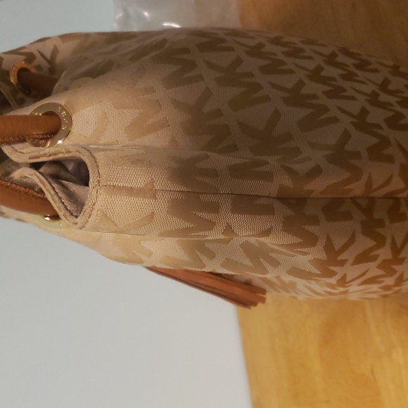 LOW STARTMK Ladies Shoulder Bag Signature Style Gold And Brown Tone - Picture 9 of 12